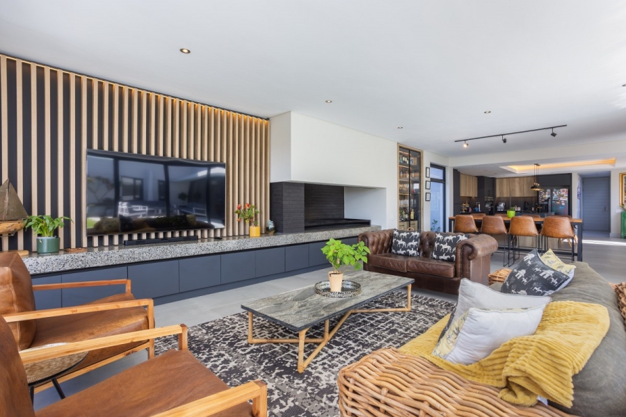 5 Bedroom Property for Sale in Val De Vie Estate Western Cape